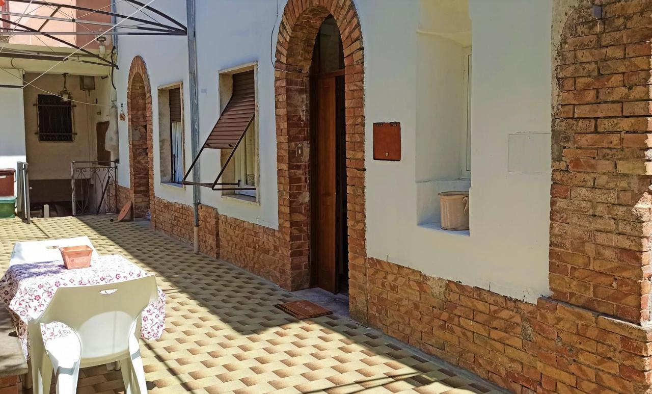 Aretta: Appartamento Nel Cuore Di Itri Exterior foto